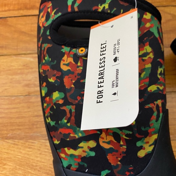 NWT Bogs Youth Camo Dino black pull on boots - Picture 5 of 6